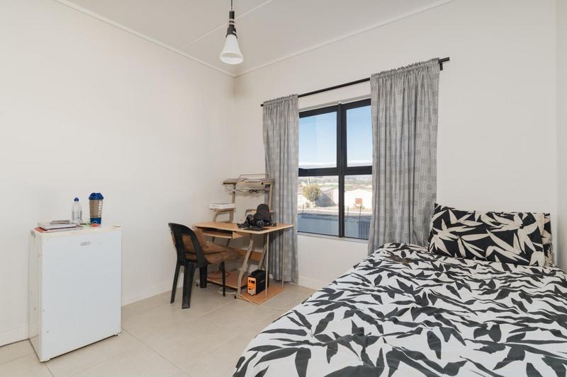 To Let 2 Bedroom Property for Rent in Somerset West Western Cape